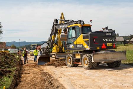 Začela se je prenova ceste Goli Vrh - Mandrga v Šentvidu pri Stični 6